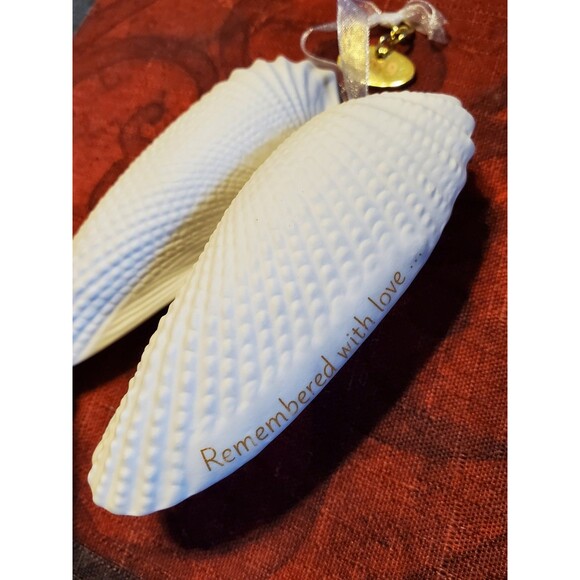 Hallmark Keepsake "Remembered With Love" 2019 Ornament - RH#40 - Picture 4 of 9